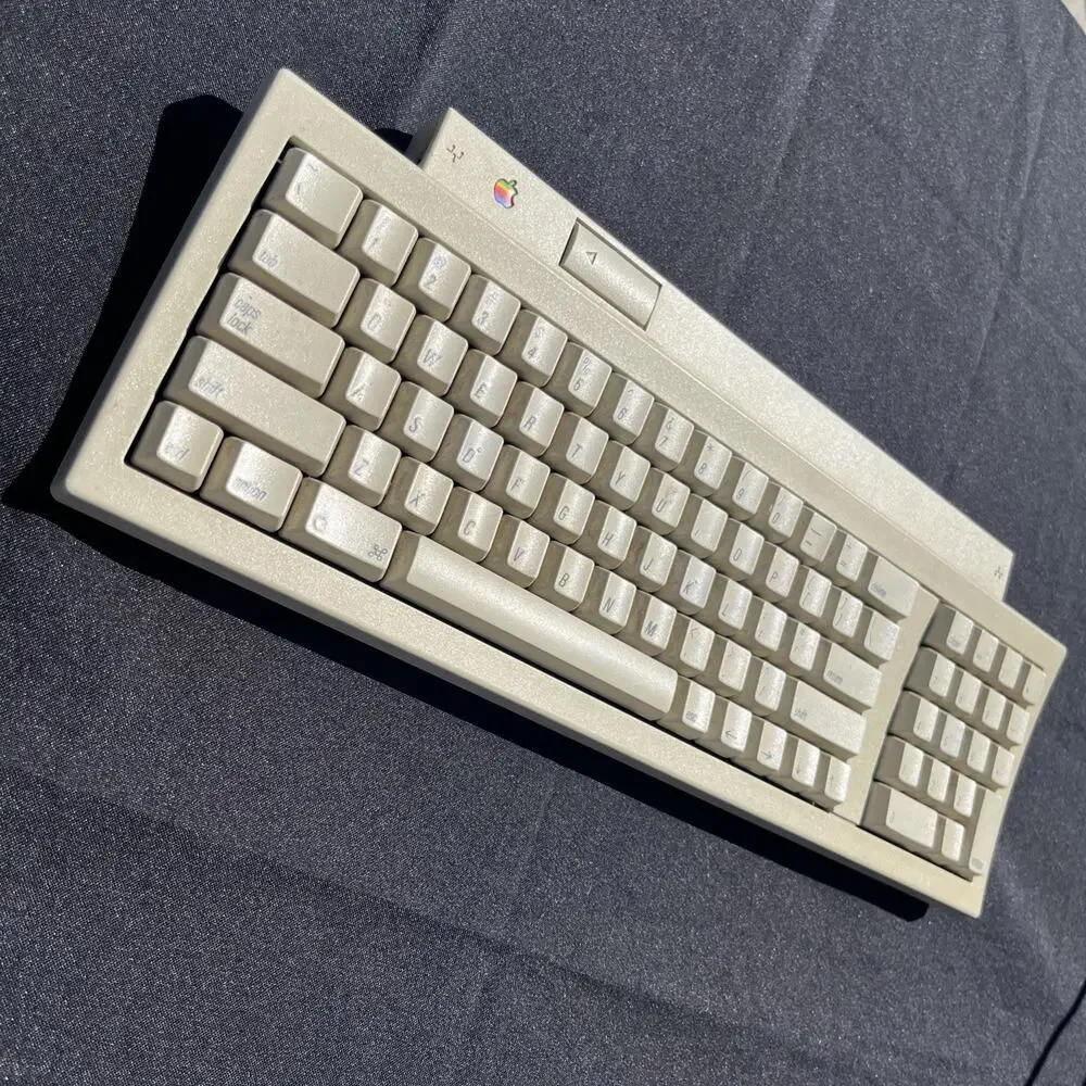 Vintage Apple Keyboard II M0487 ADB Keyboard Beige Macintosh Mechanical
